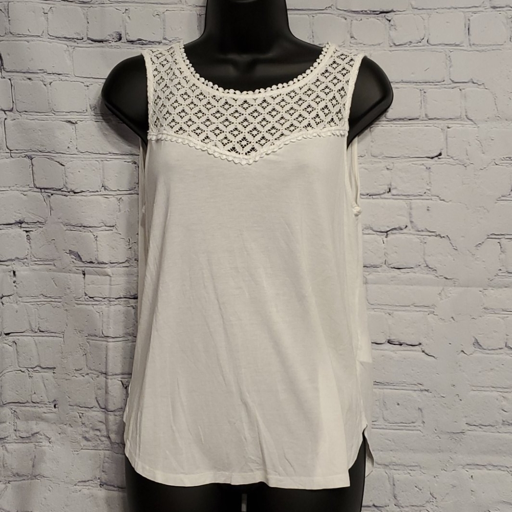 ⚘️2 For $10 Item⚘️ H&M Sleeveless Top Women's Medium